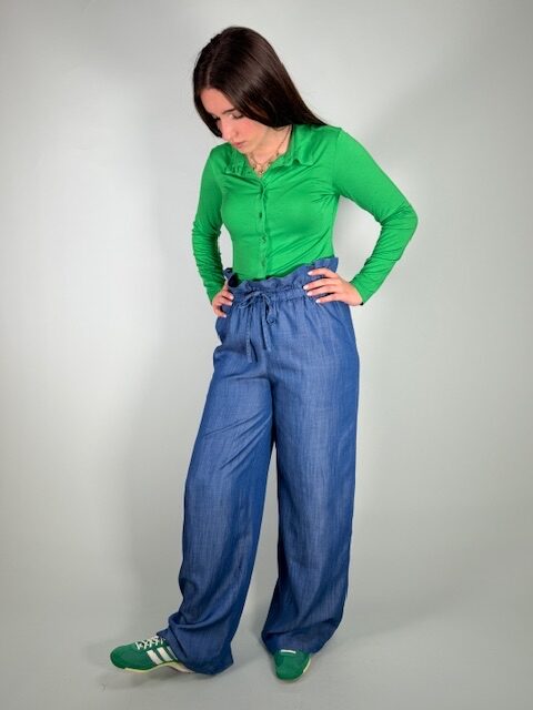 Pantalone palazzo in vichy modello caramella, con coulisse in vita.