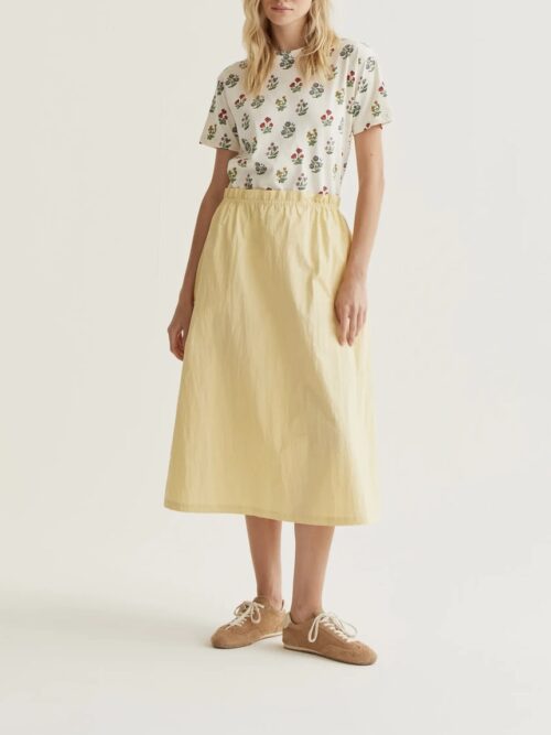 T- shirt con stampa floreale, a girocollo e maniche corte. Ideale da indossare per il quotidiano, per un look casual.