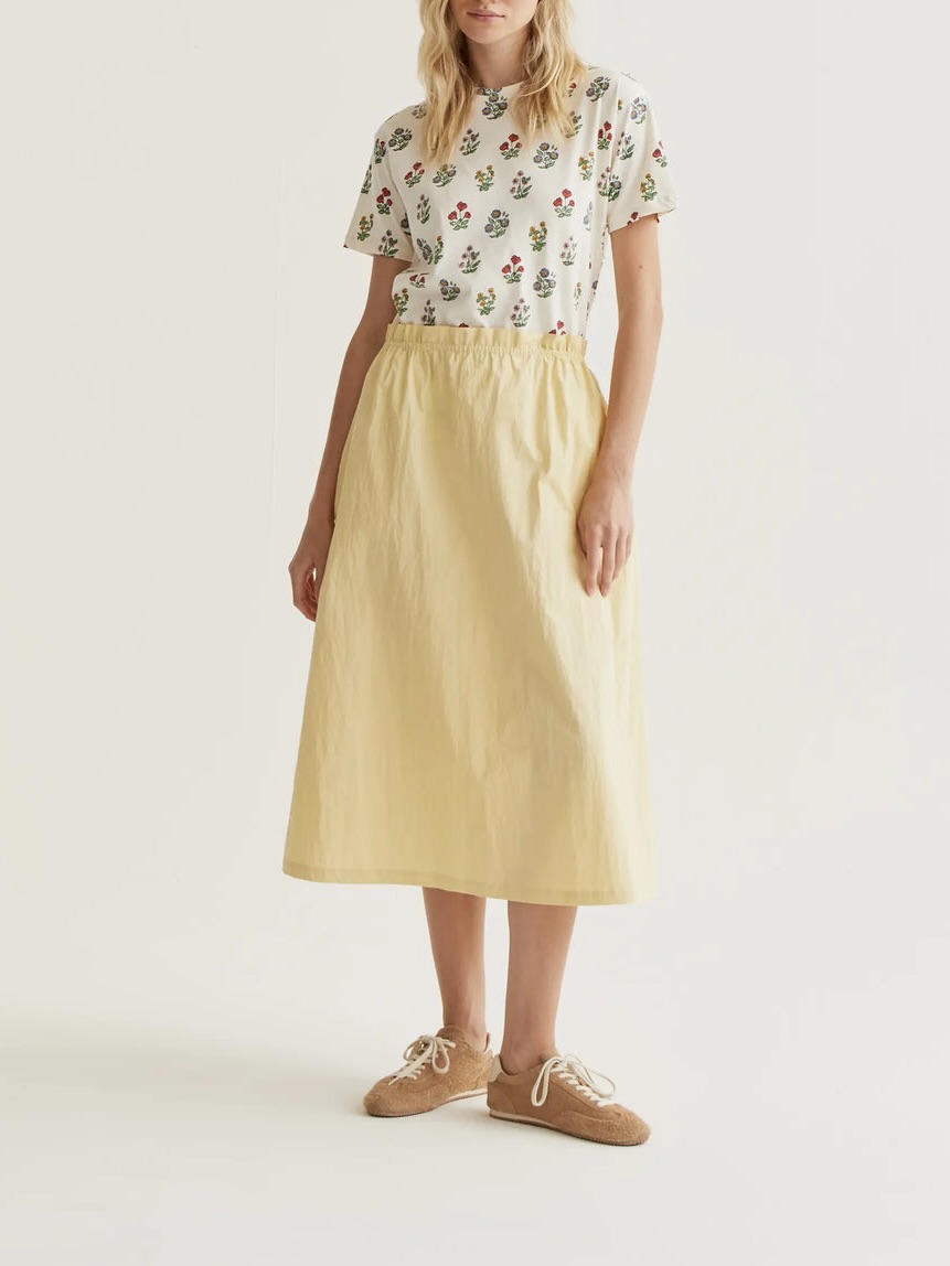 T- shirt con stampa floreale, a girocollo e maniche corte. Ideale da indossare per il quotidiano, per un look casual.